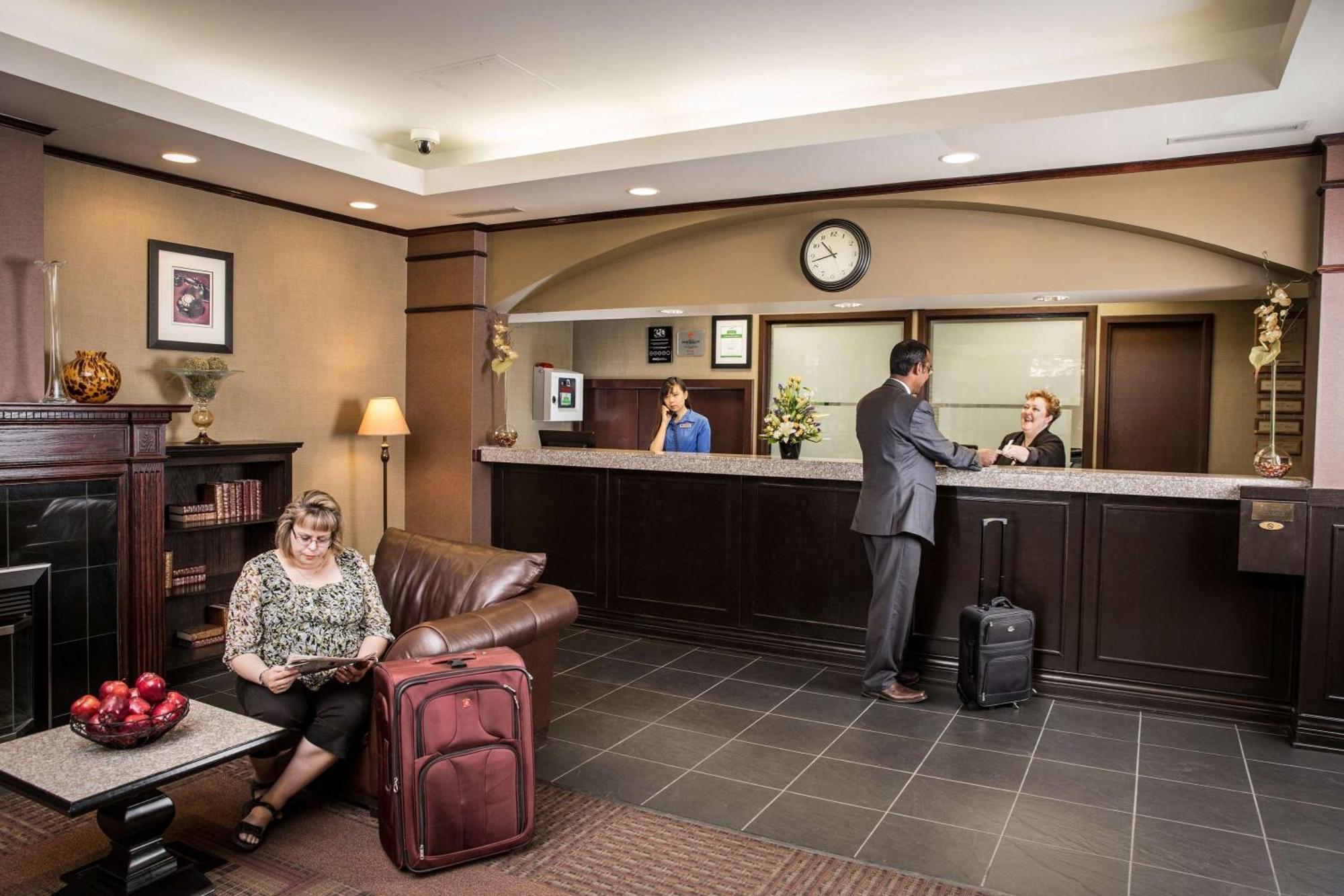 Campus Tower Suite Hotel Έντμοντον Εξωτερικό φωτογραφία