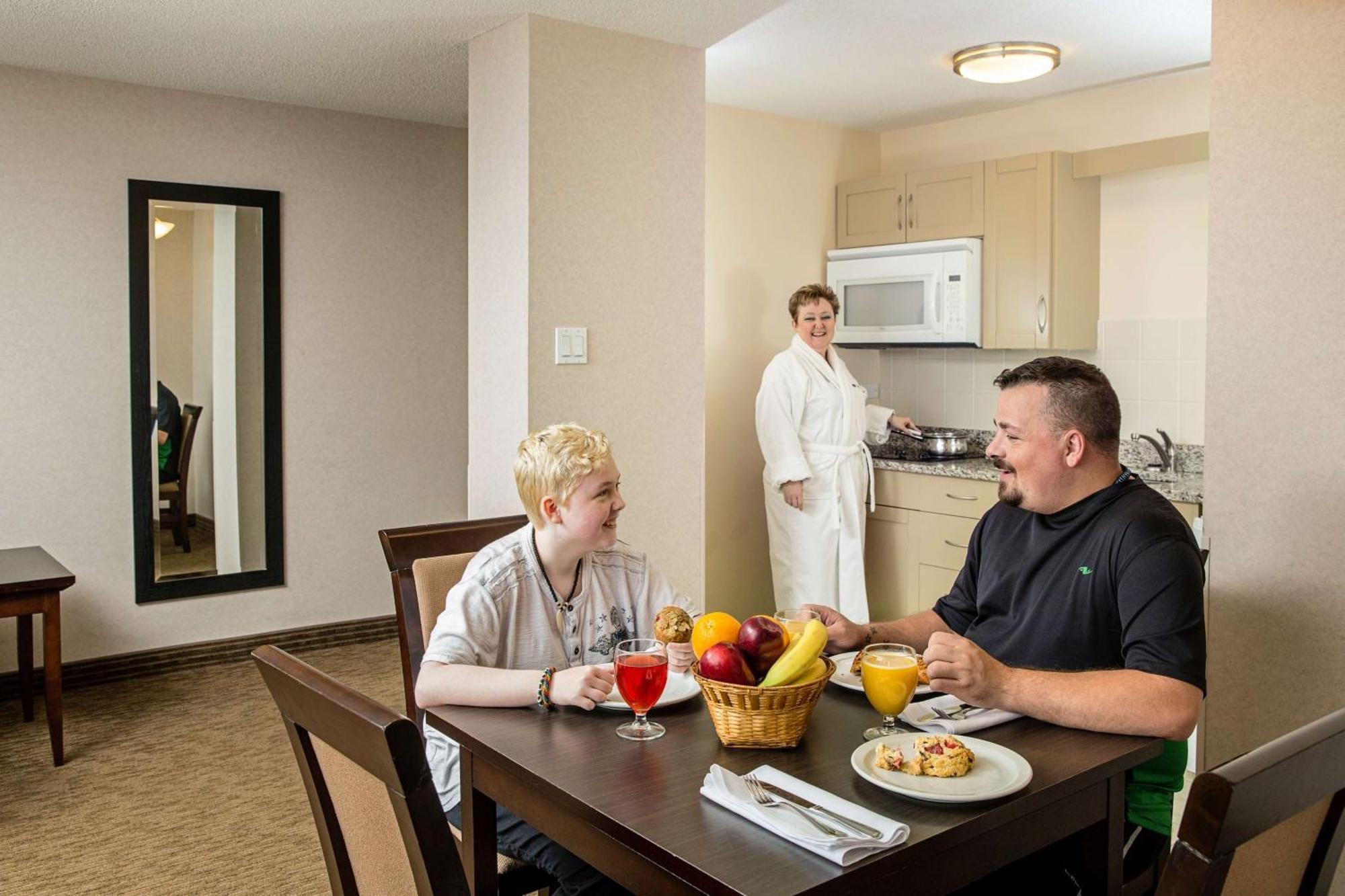 Campus Tower Suite Hotel Έντμοντον Εξωτερικό φωτογραφία